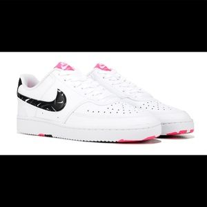 Size 10 - NIKE AIRFORCES - WORN 2X
